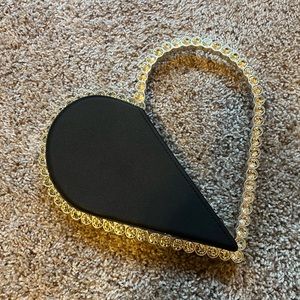 Heart shaped clutch